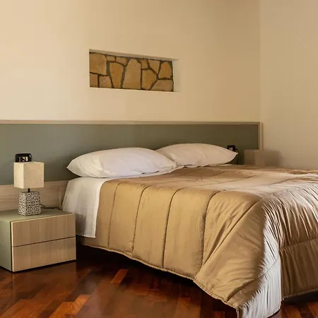 Carlotta Guest house *